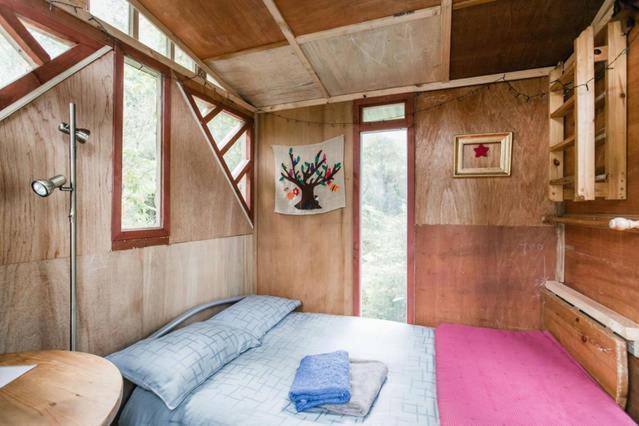 ホテル The Treehut At The Rabbithole, Upper Hutt Akatarawa エクステリア 写真